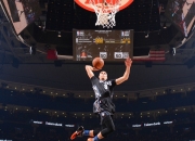 PG世界杯2026-伦纳德制胜一击，湖人强势击溃独行侠