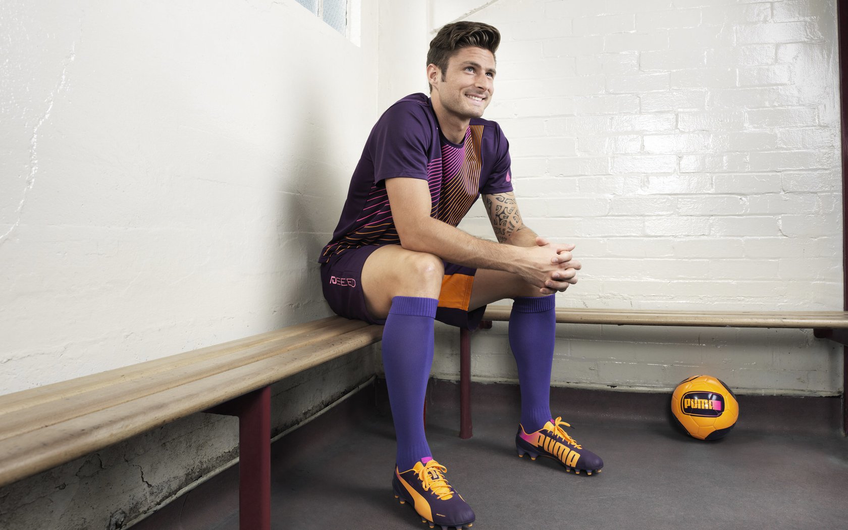 绿茵烽火与冰上利刃，当欧冠焦点战遇见吉林队终结北京队传奇